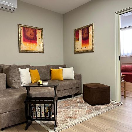 Home Away From Home Apartment ดูร์เรส ภายนอก รูปภาพ