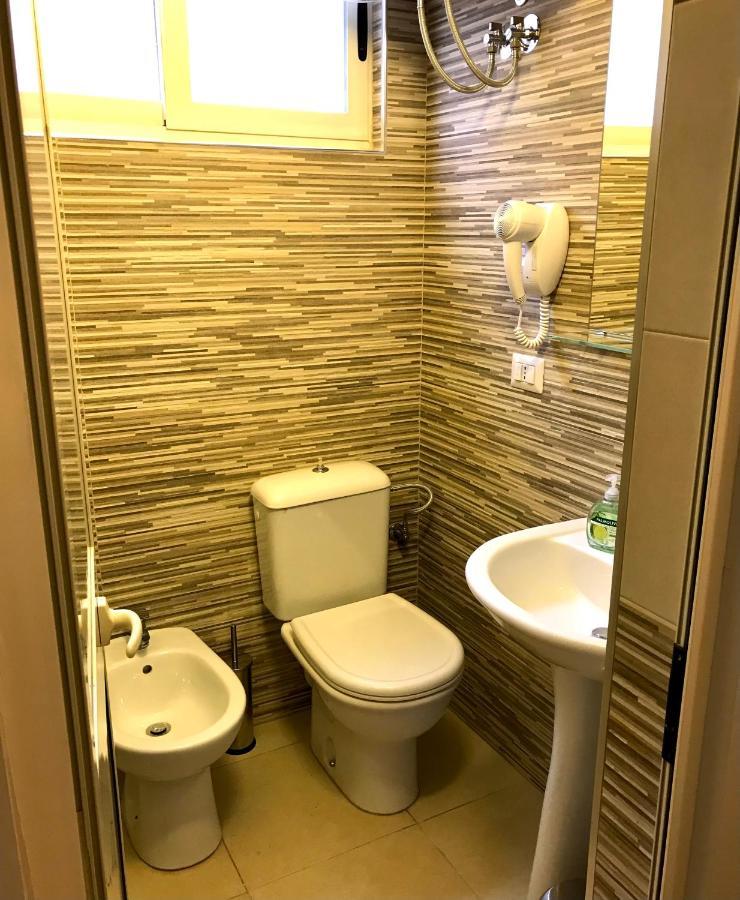 Home Away From Home Apartment ดูร์เรส ภายนอก รูปภาพ