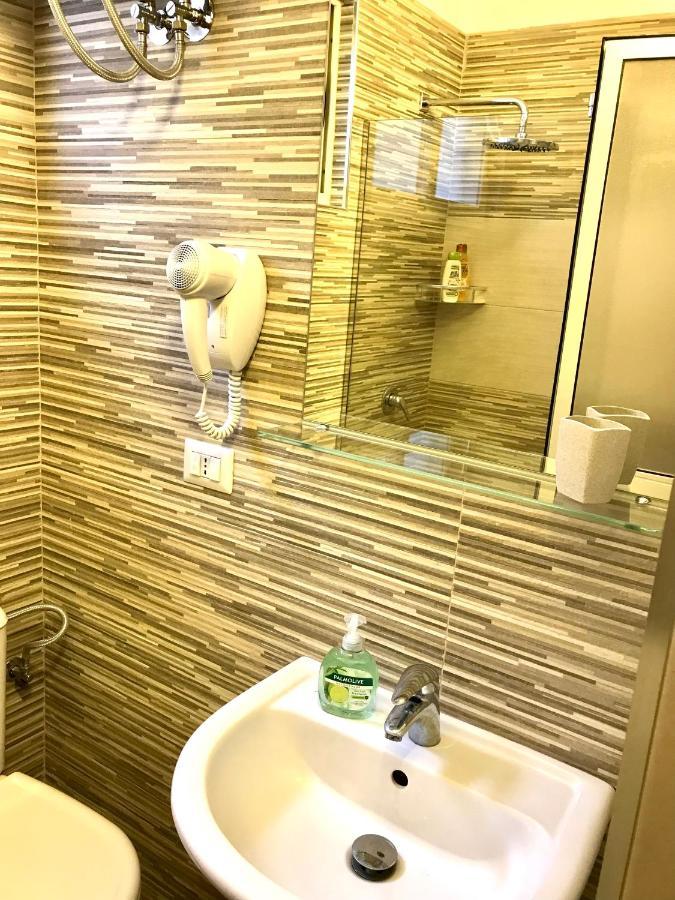Home Away From Home Apartment ดูร์เรส ภายนอก รูปภาพ