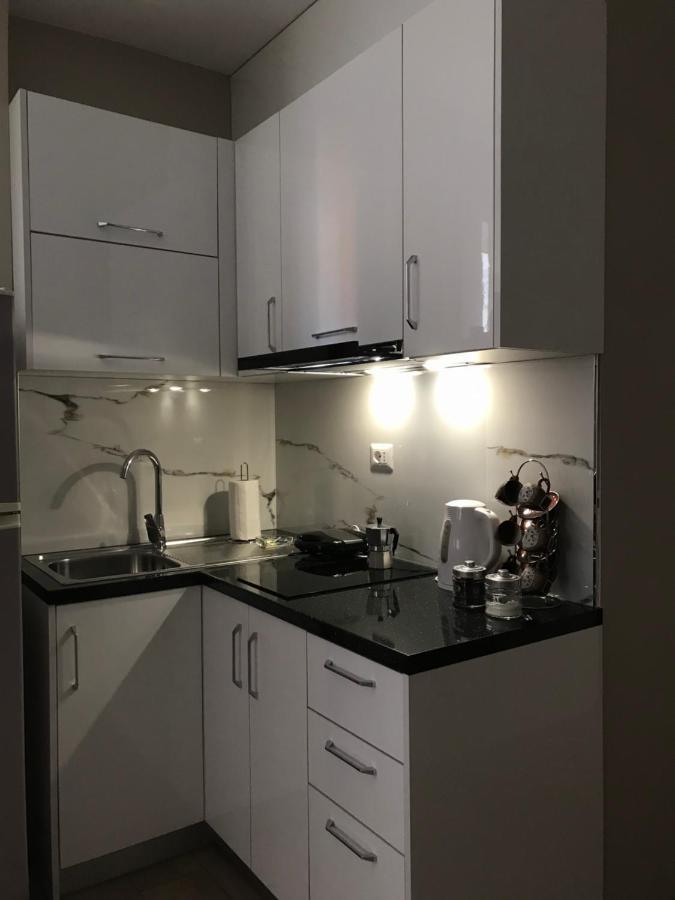 Home Away From Home Apartment ดูร์เรส ภายนอก รูปภาพ