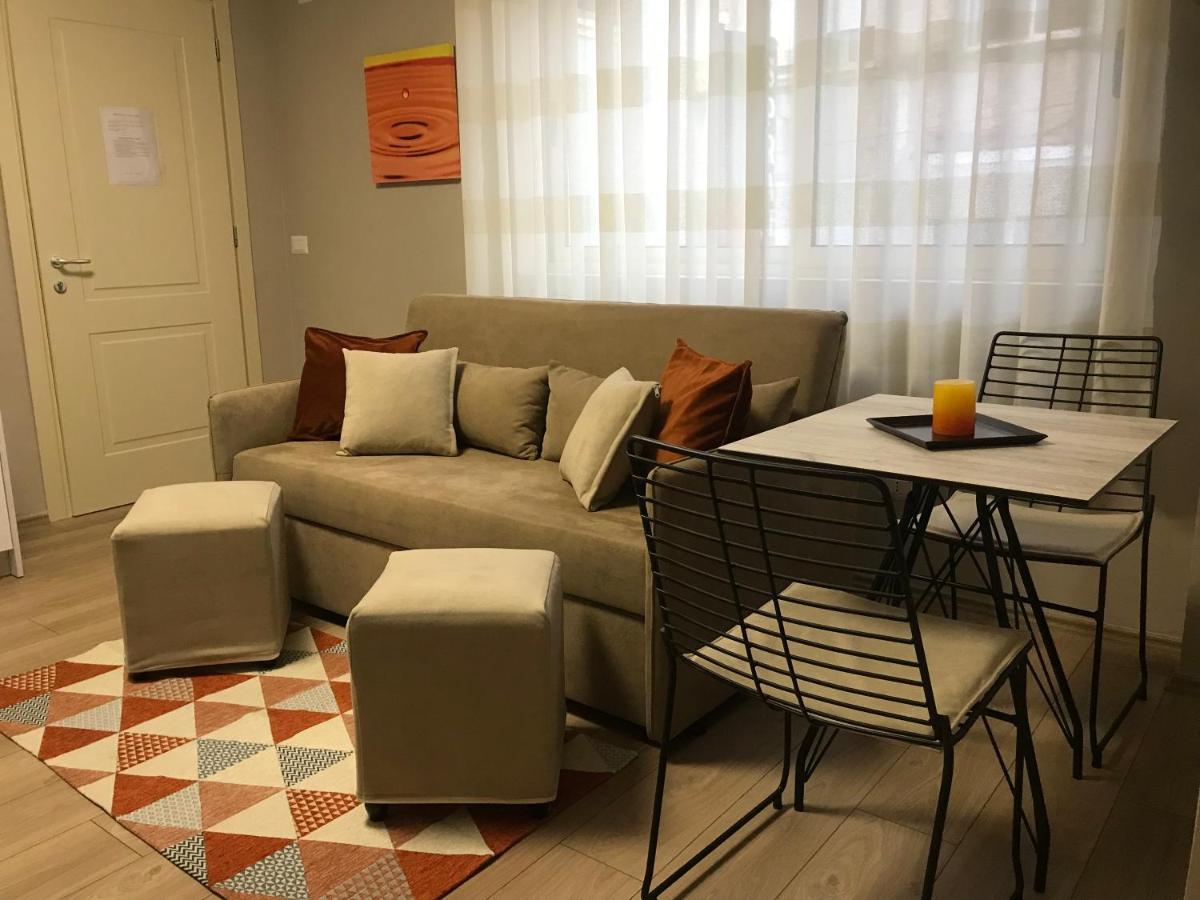 Home Away From Home Apartment ดูร์เรส ภายนอก รูปภาพ